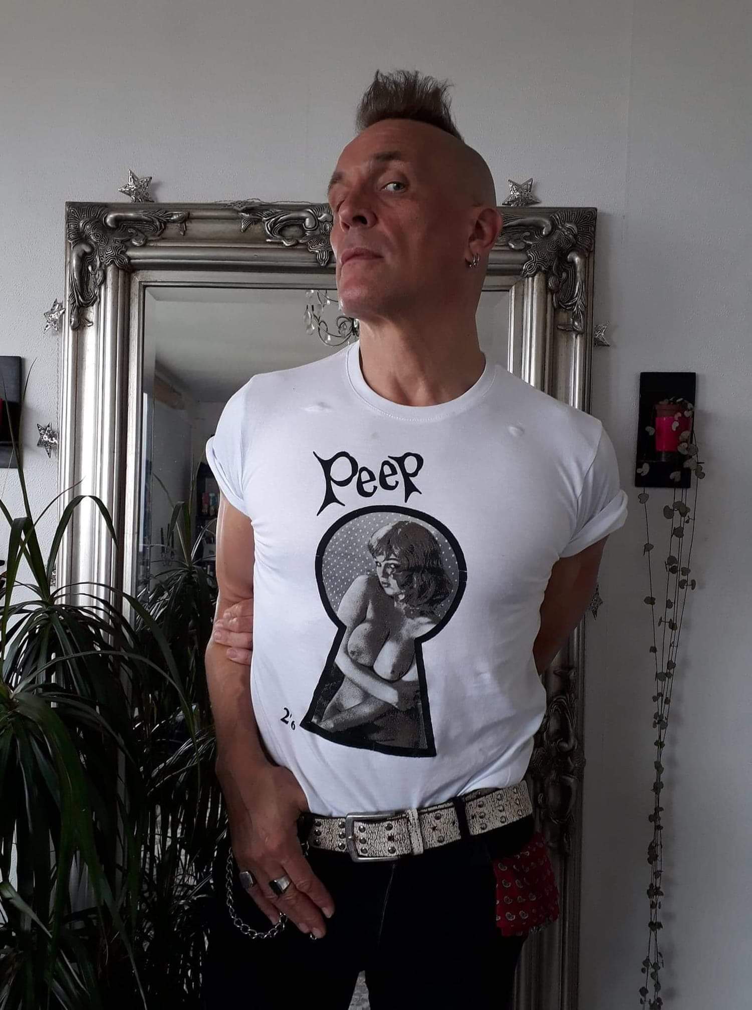 John Robb!! "Are you looking at my Tits!!!"
