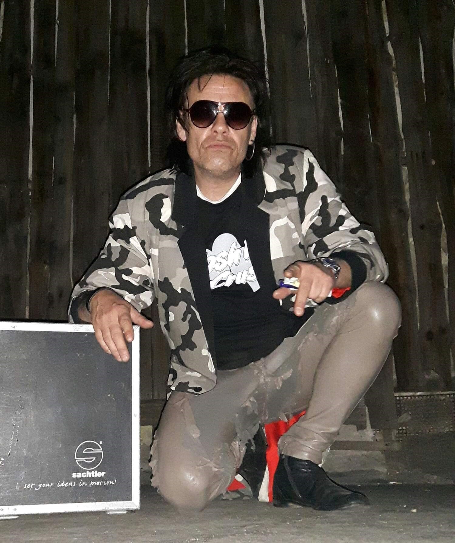 Friend of Cosh Boy Tom Petersen, drummer from Eat Lipstick